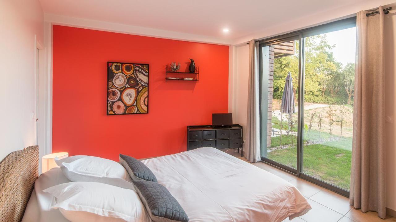 Plein Soleil Avec Jacuzzi Privatif Et Parking Prive Apartment Sarlat-la-Caneda Exterior photo